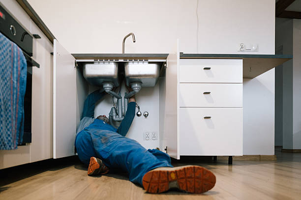 Professional Leak Detection technician working in Monticello, IL